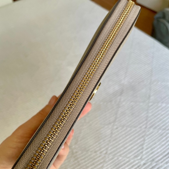 Tory Burch Leather Zip Around Wallet - Picture 2 of 8